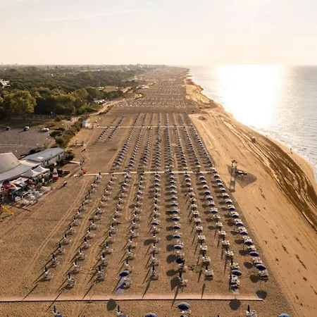 Lovely Beachfront 1 Bedroom - Beahost Apartamento Bibione