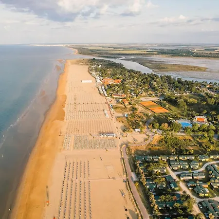Lovely Beachfront 1 Bedroom - Beahost Bibione